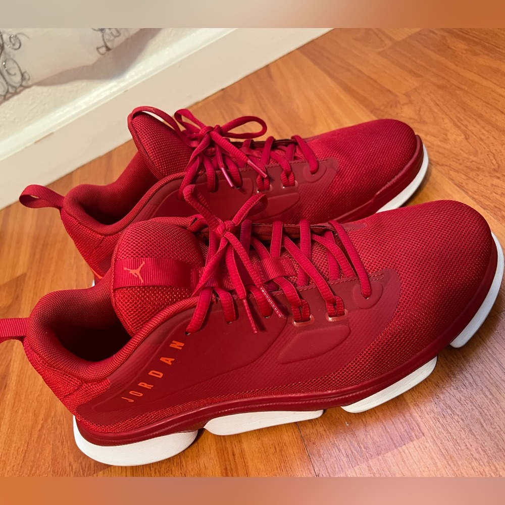Jordan Red shoes size 11.5 used good condition no tags r box